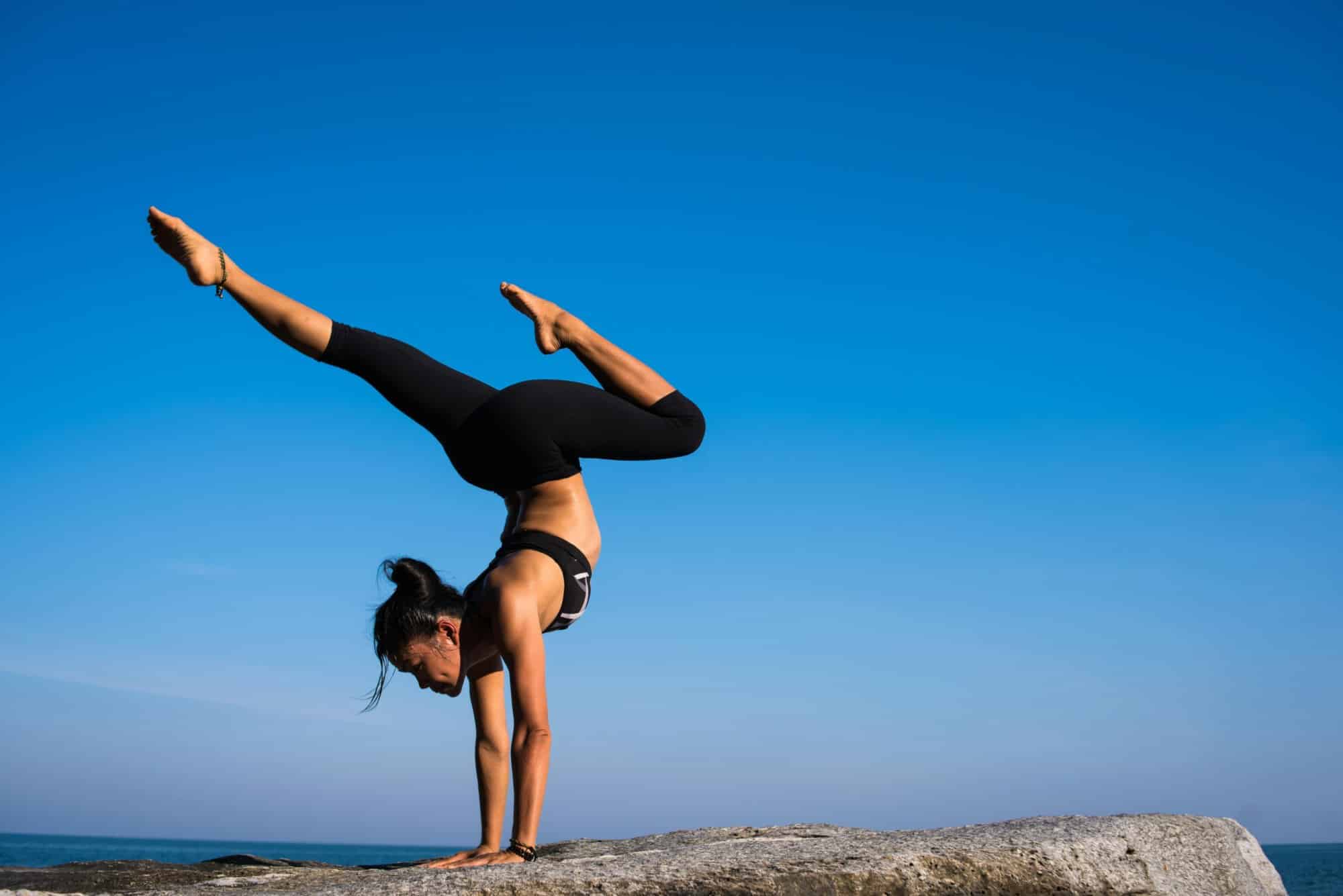 cómo facturar clases de yoga